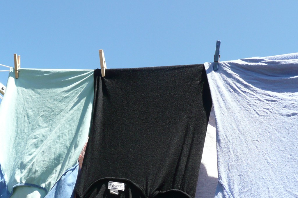 How To Choose and Use a Clothesline or Clothes Drying Rack Maui Maui